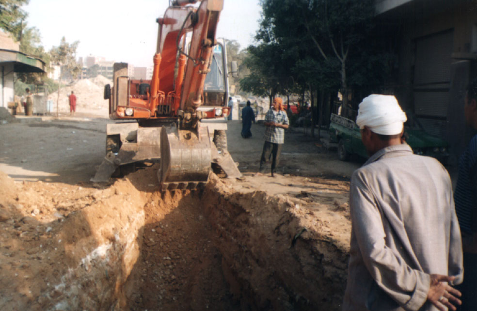 ALSAFA excavation crew opening a cable trench in Cairo (archive photo)